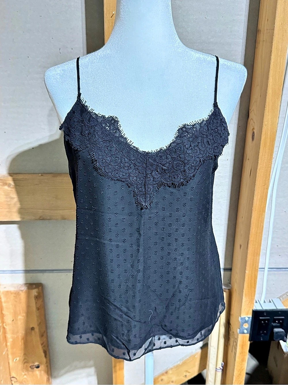 Ann Taylor Factory Lace Trim Camisole in Black Size Small Like New